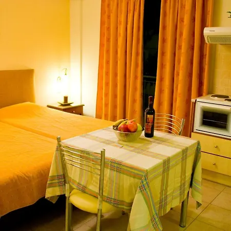 Dora Апартаменты Толон